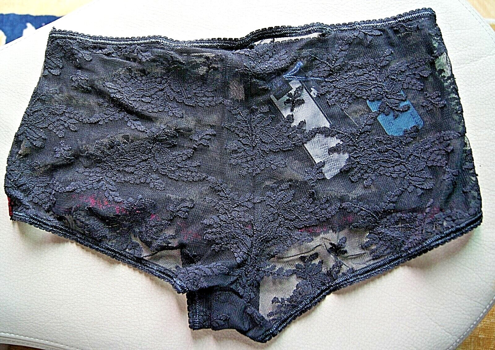 Gossard Black/Red Sheer Embrace Deep Lace Shorts