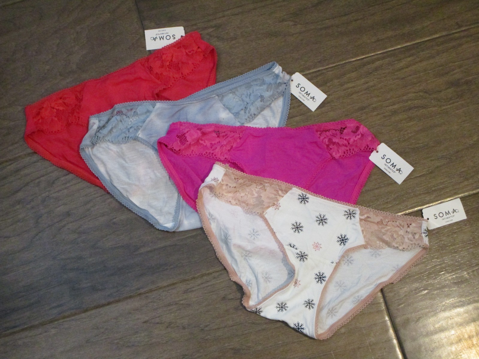 4-PACK SOMA EMBRACEABLE LACE BIKINI PANTIES IN IVORY/BLUE/PINK/RED SIZE SMALL