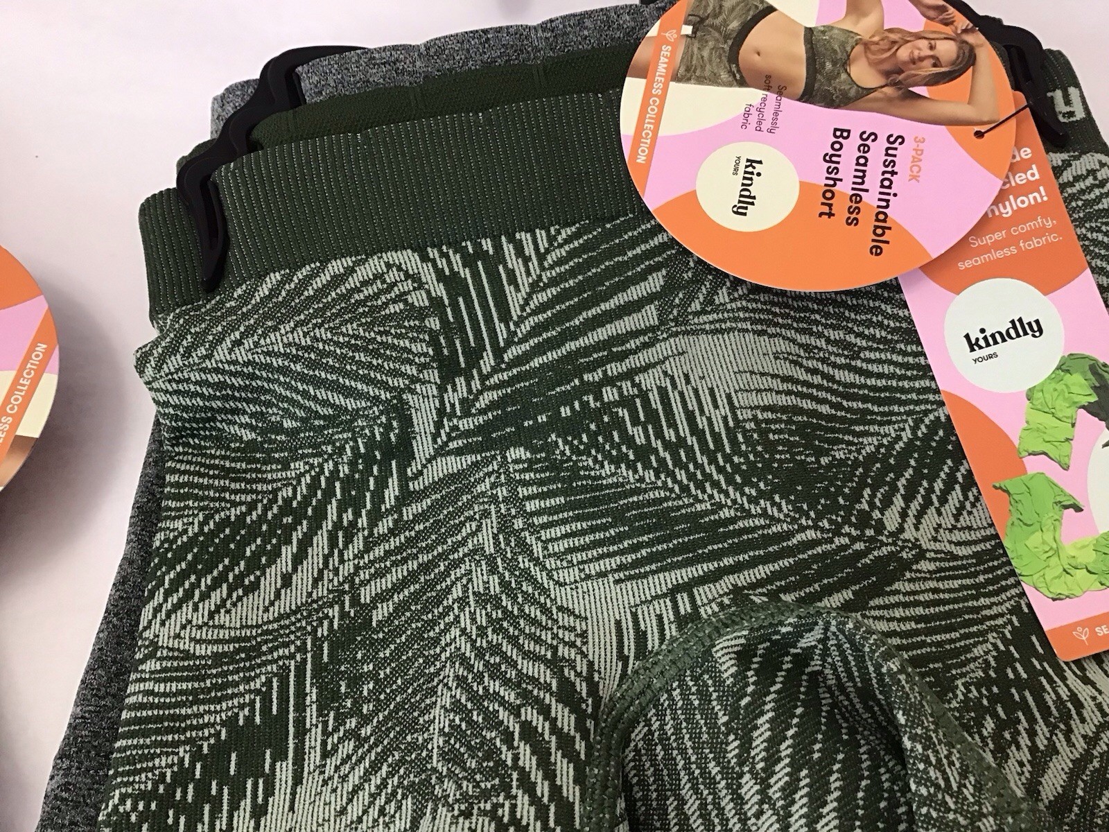 New 6 Pairs. TWO 3-Pack Kindly Yours Seamless Boyshort Panties S 4/6 (G3-9)