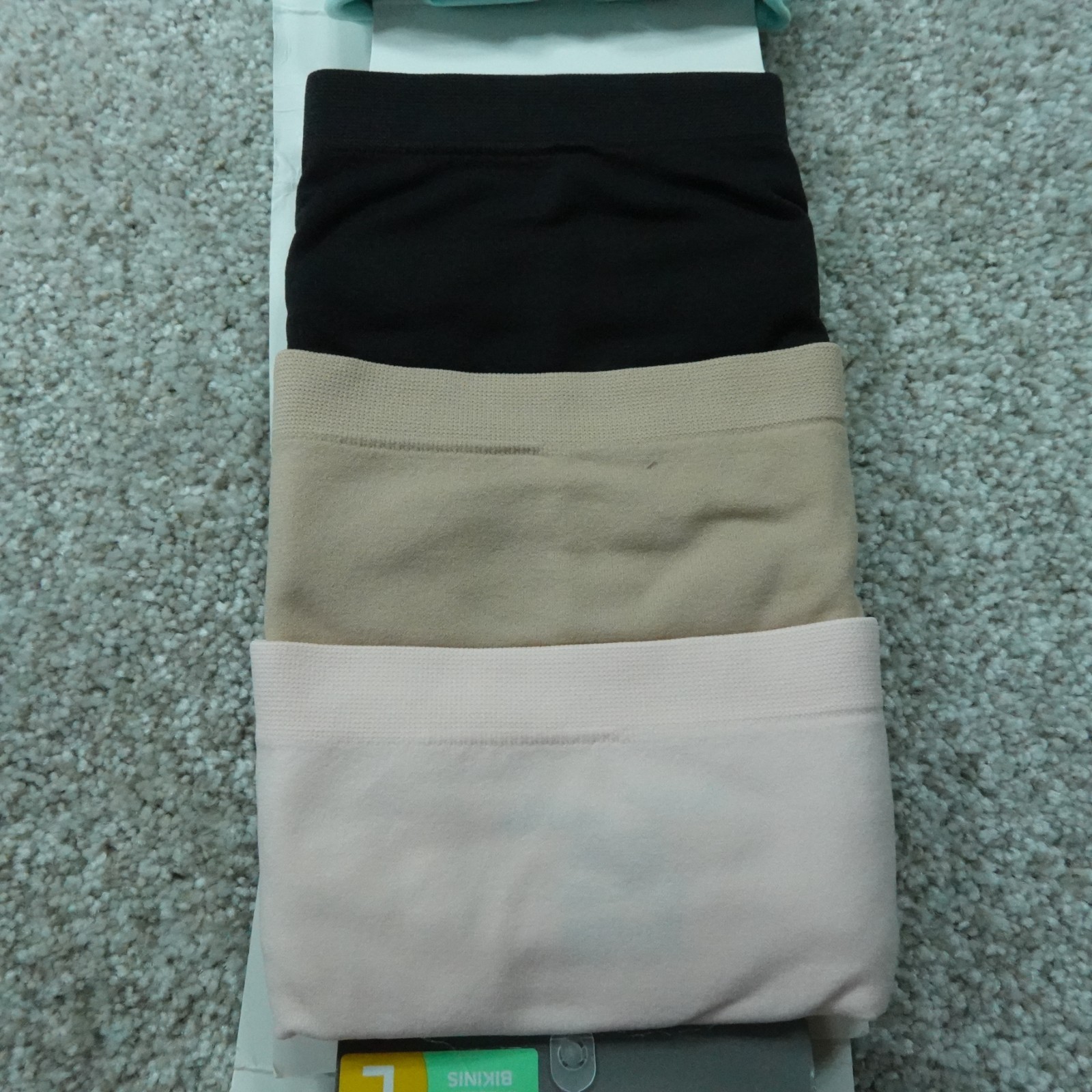 Hanes Underwear Womens 7 Large Bikinis Solid Comfort Flex Fit Seamless 6 Pairs