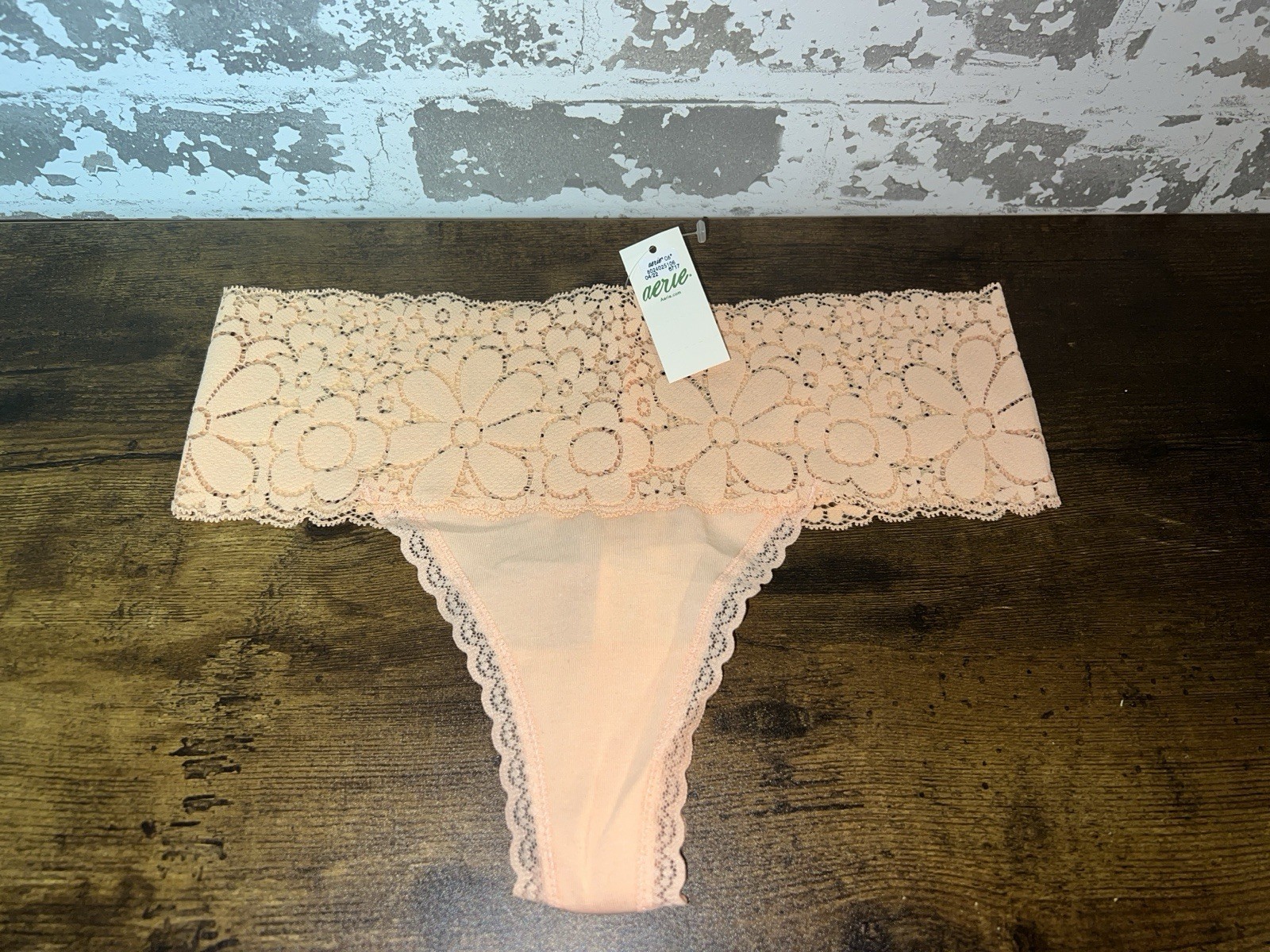 NWT! Aerie Flower Lace Thong Underwear Panties Size Small