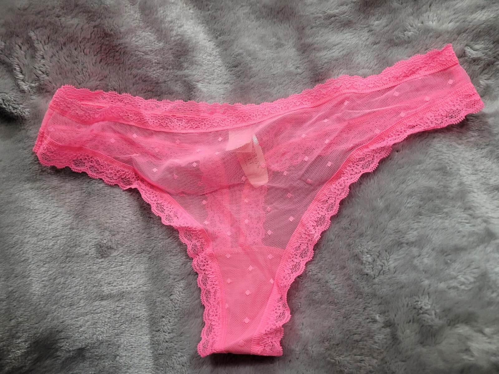 NWT Victoria’s Secret Vtg Mesh Bubblegum Pink Sheer Dot M Thong Panties SMOOTH