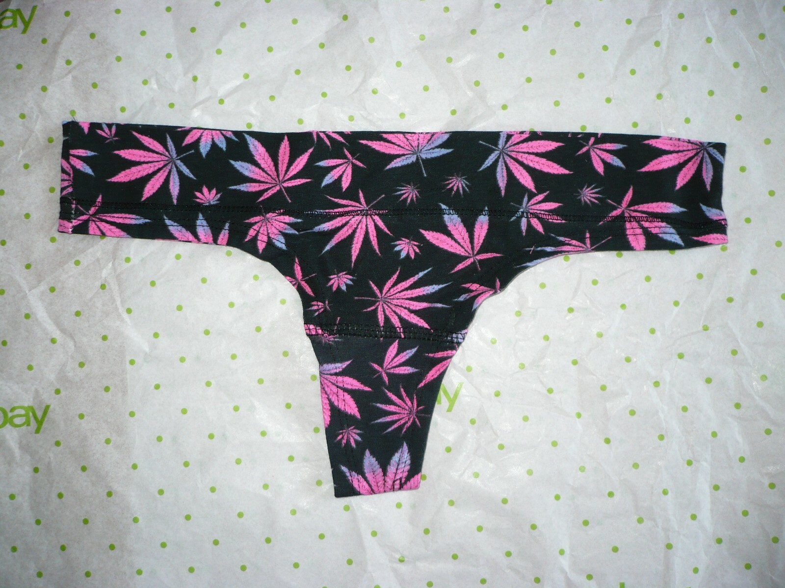 Rue 21 Women’s Cotton Thong Panties LARGE Black W Pink Marijuana Leaves NEW
