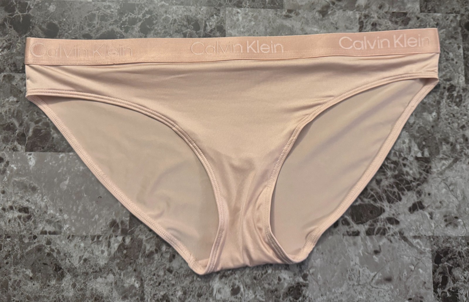 NWOT CALVIN KLEIN M CHAMPAGNE BEIGE SMOOTH THICK LOGO WAISTBAND BIKINI PANTIES