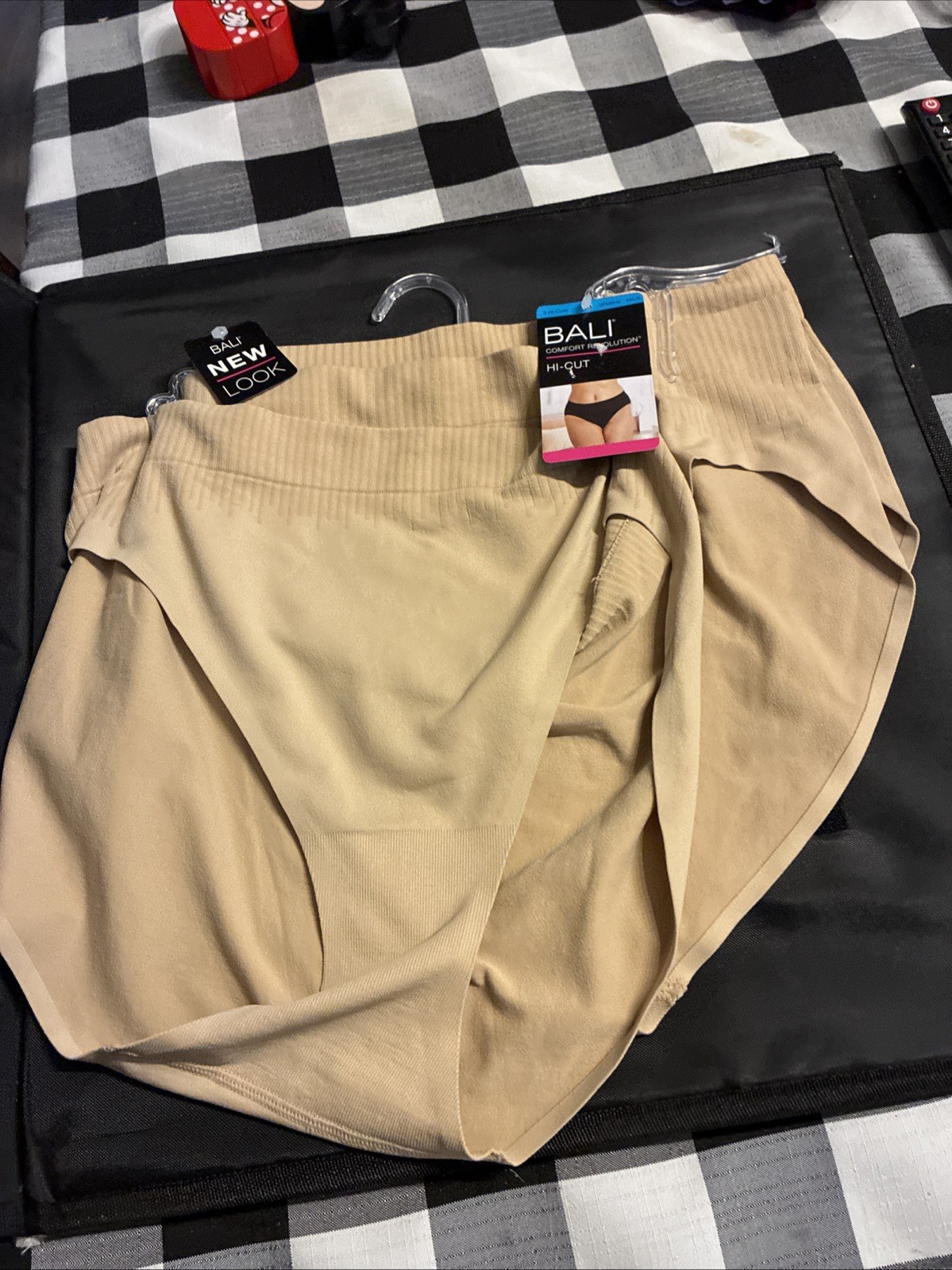 Bali Comfort Revolution Easylite Seamless Panties Brief DFELB3 Size 2X/9 Beige 3
