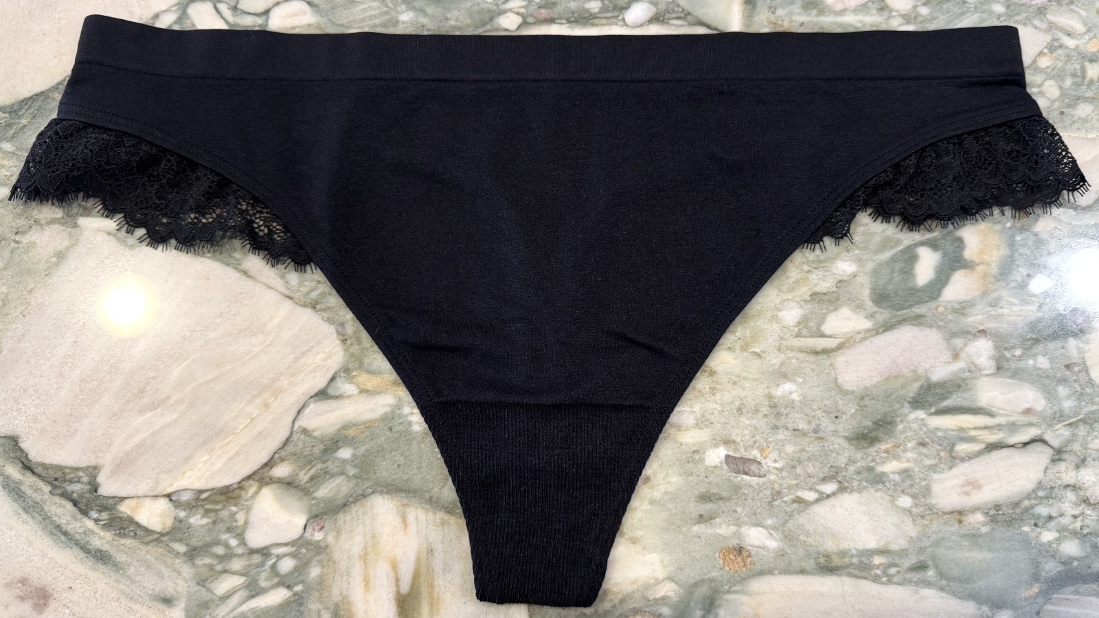 NEW Victoria Secret Seamless Thong Panty – Black with Lace Leg Trim – XL
