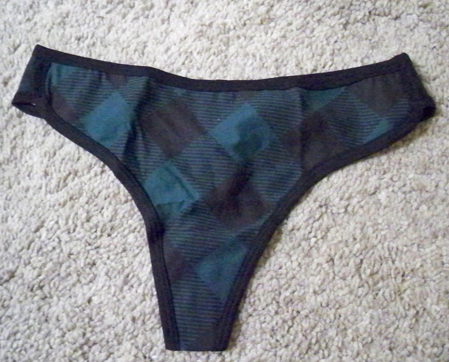 VICTORIAS SECRET THONG PLAID BLACK IVY GREEN MEDIUM LOW RISE NEW