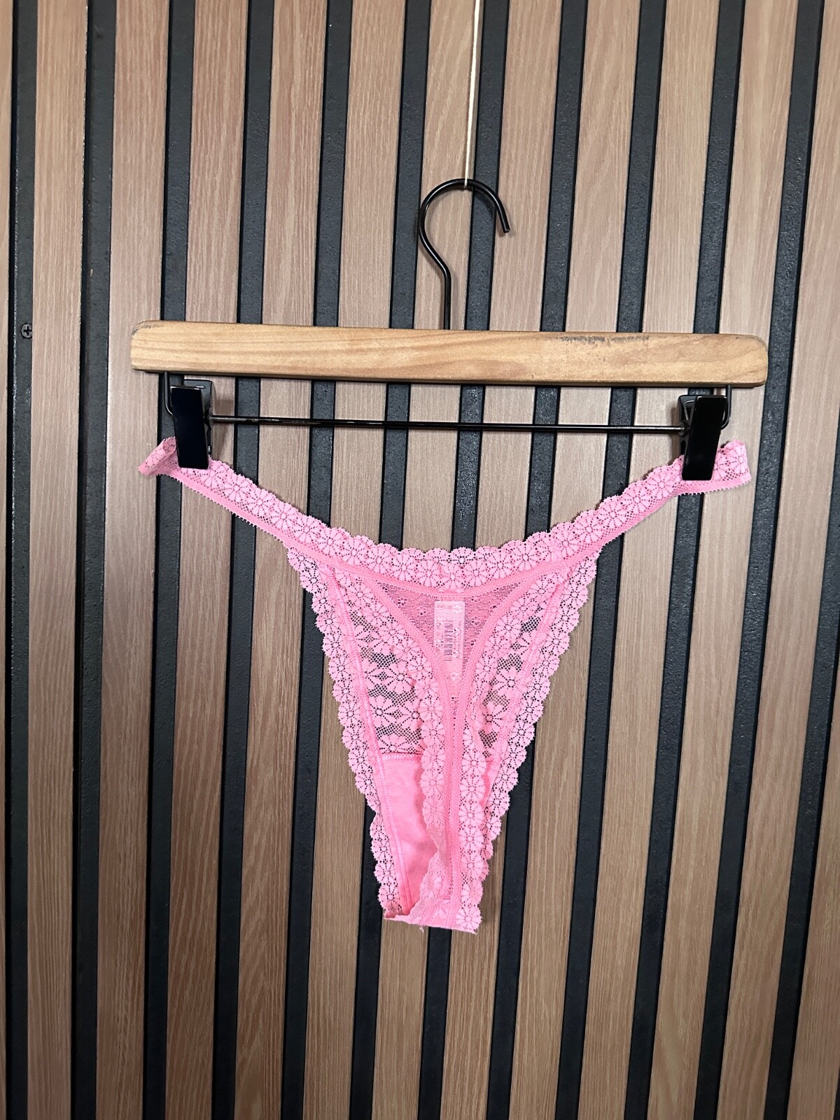 New Victorias Secret String Thong Large Pink Lacey Flower Panties Tanga
