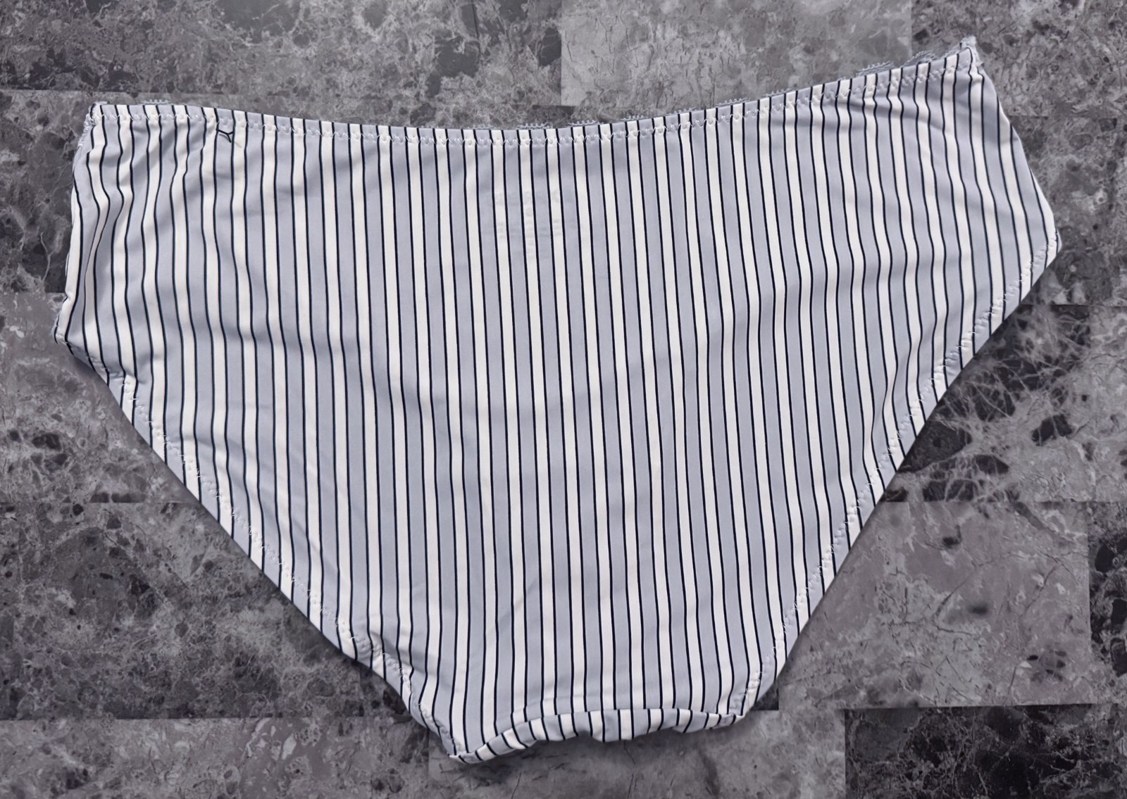 NWT EXPRESS MEDIUM STRIPE SMOOTH LACE LOGO HARDWARE HIPSTER HIPHUGGER PANTIES