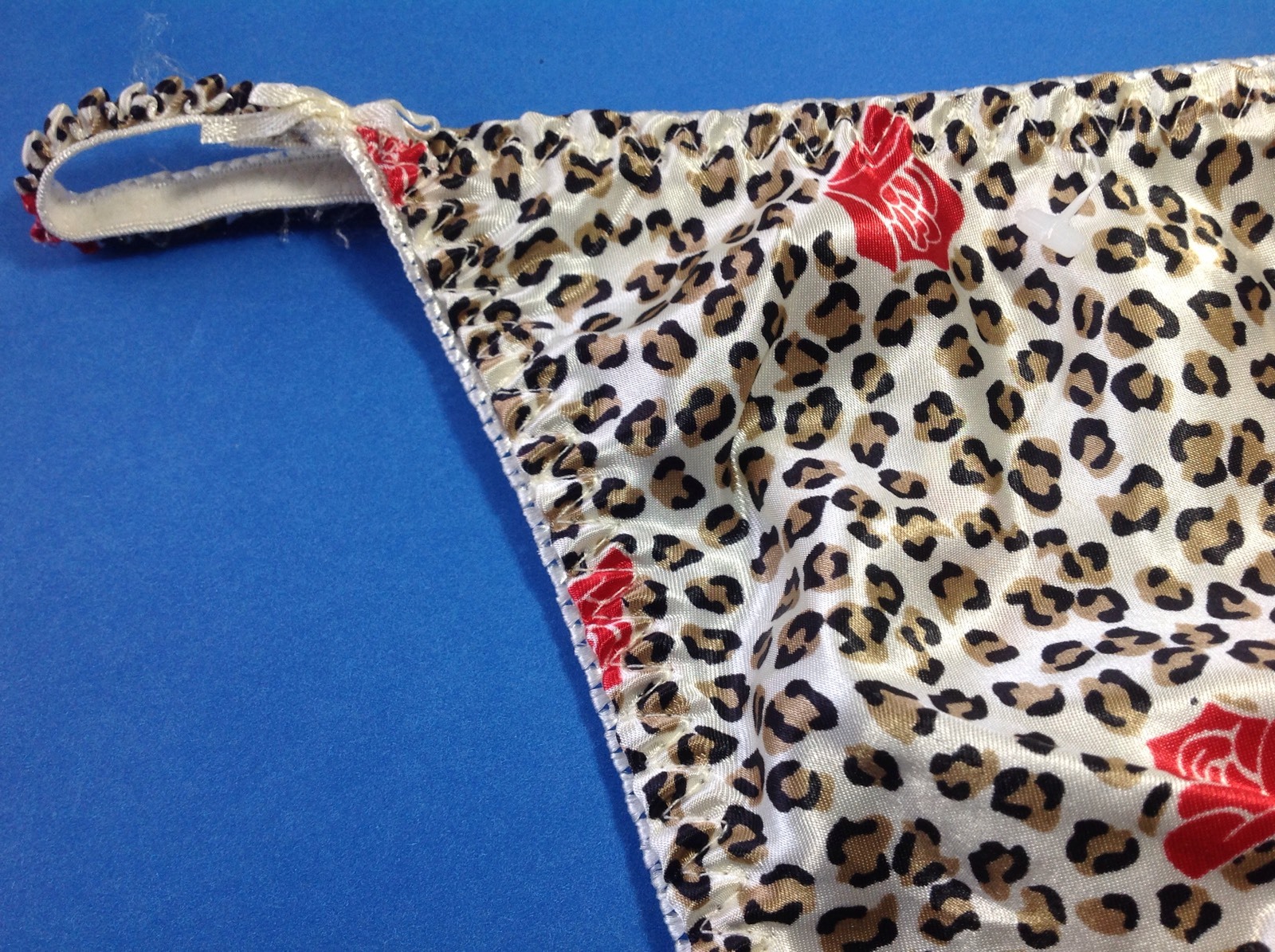 Women Panties,Thongs Size M/6 Med.Satin Appearance Red Floral On BeigeSoft