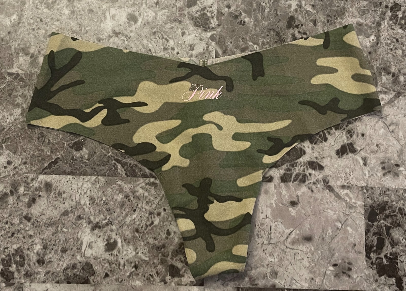 NWT VICTORIA’S SECRET PINK GREEN CAMOUFLAGE CAMO RAW EDGE NO SHOW THONG PANTIES