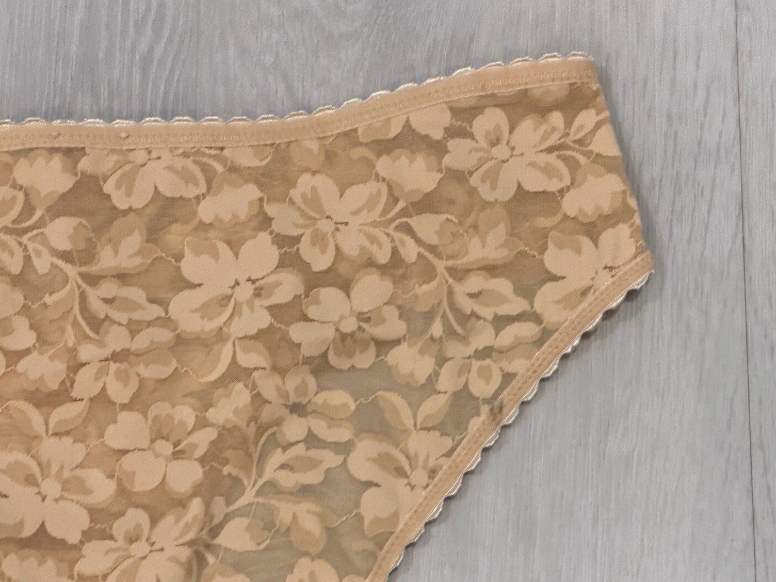 Women’s SAVAGE X FENTY LAVISH LACE BRAZILIAN PANTY – Sweet Latte Nude – Sz S 4-6
