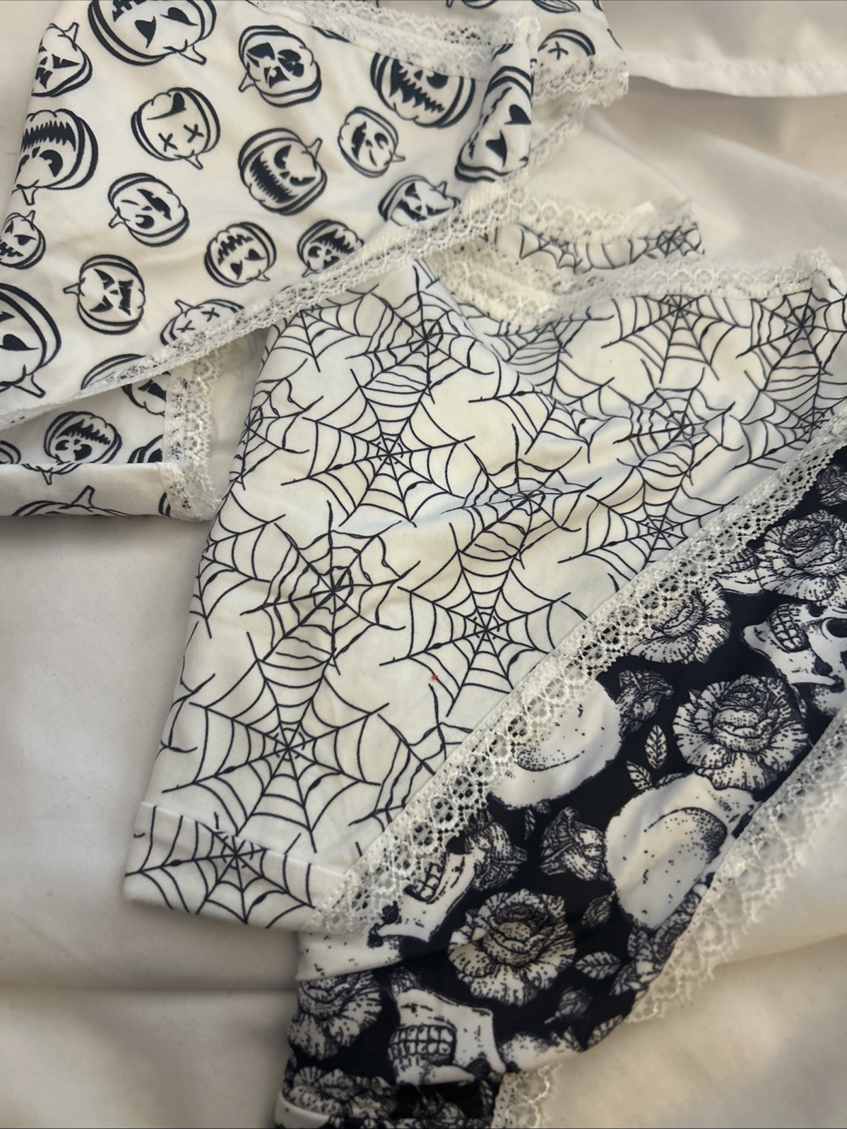 Morvia 3pk lace trim goth Skater Emo panties M Black & White Skull Web Jack New