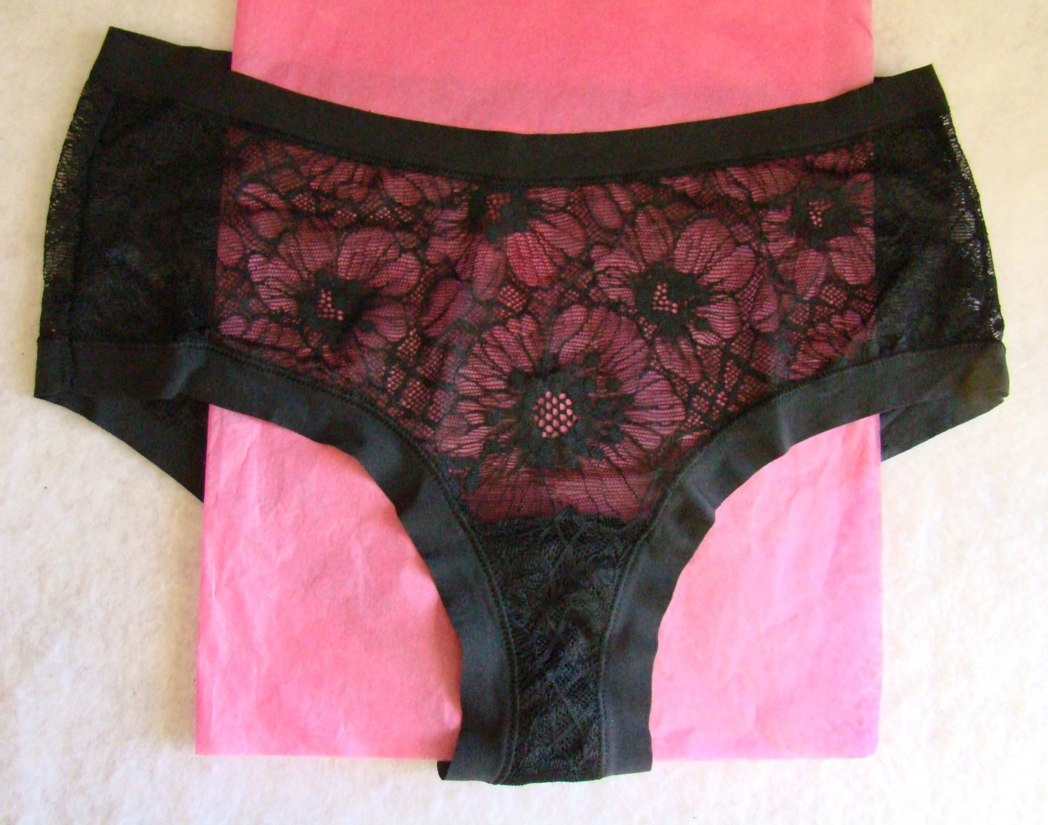 New Victoria’s Secret Black Floral Lace Cheeky Panty