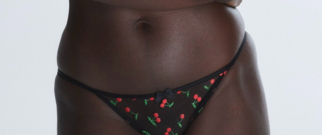 SAVAGE X FENTY UNDIE, PUFF CHERRIES STRING BIKINI PANTY, BLACK, LARGE