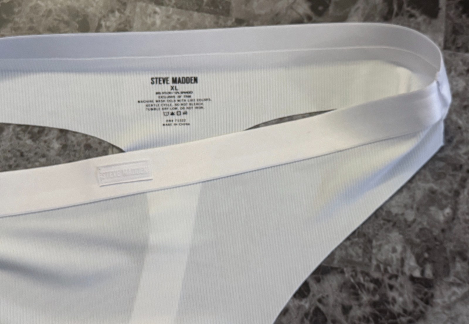 NWOT STEVE MADDEN XL WHITE LOGO THICK WAIST BAND RIBBED NO SHOW THONG PANTIES