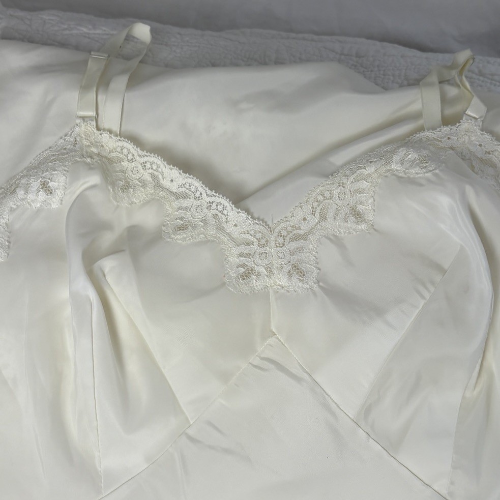 Vintage Wonder Maid Ivory Lace Slip Chemise Nightgown Fine Lingerie Size 34