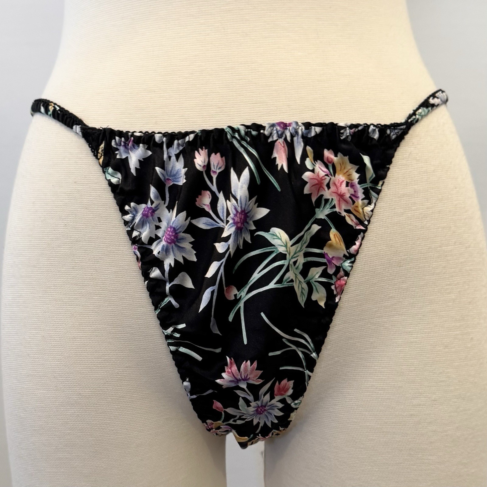 90s Victoria’s Secret Silk 2Pc Matching Set Camisole Bikini Panties Vintage NWT
