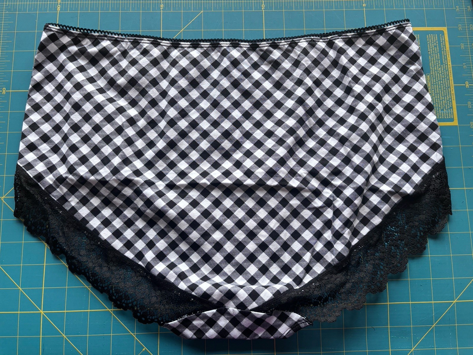 NWT Cacique Cotton Fullbrief Gingham Black White Check Lace 26/28