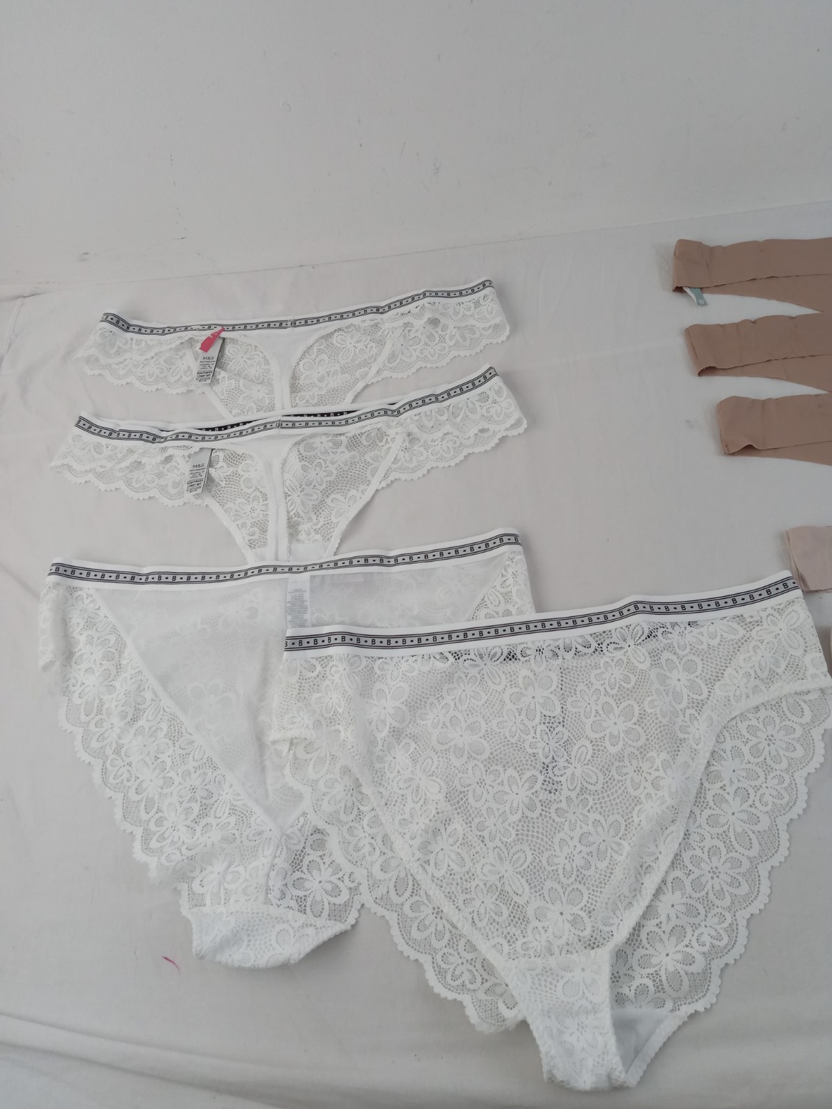 M&S Women’s 10pcs Underwear Size UK 20 Thongs Briefs Lace Seamless Beige White