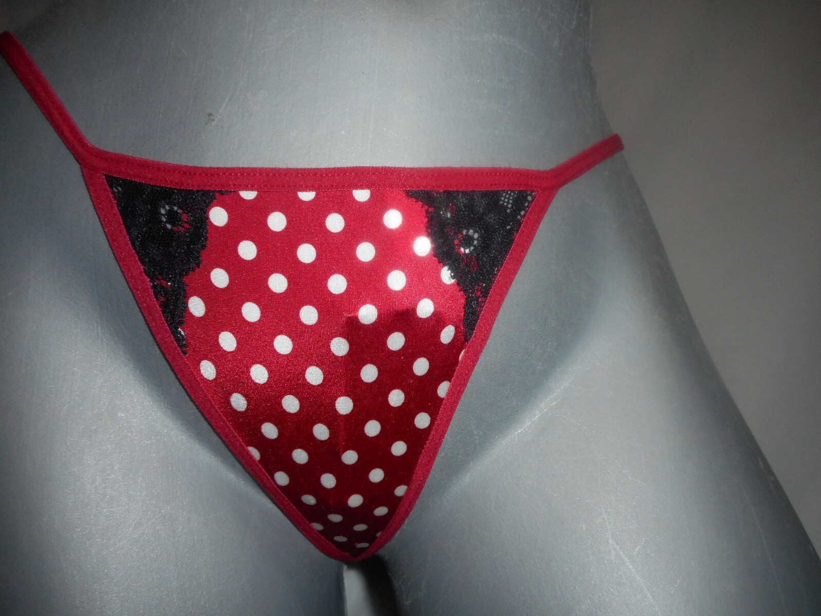 Frederick’s Of Hollywood Women’s Red Multicolor G String PANTY Size LARGE