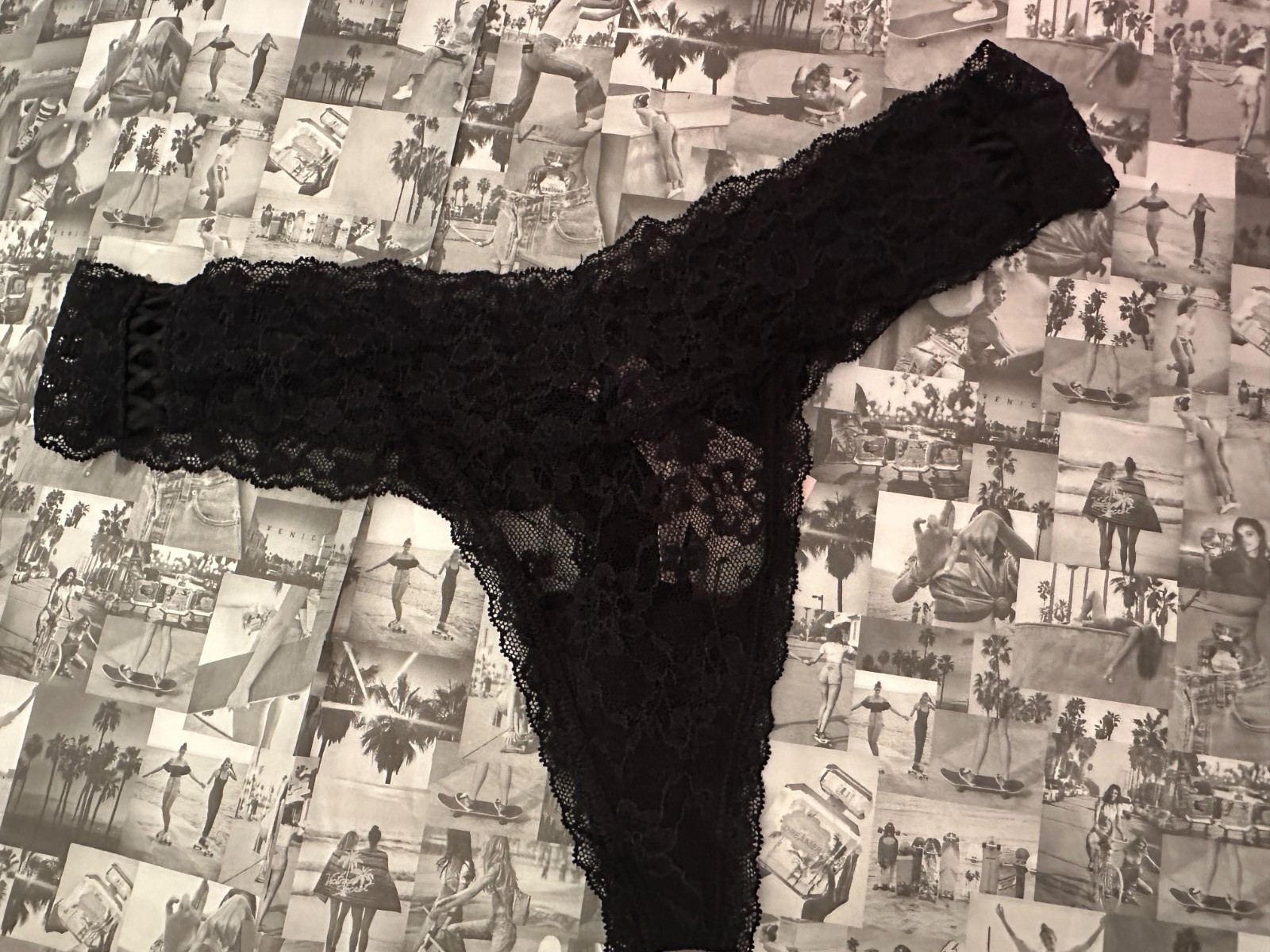 New with tags Victoria’s Secret The Lacie Lace Thong Panty Black Medium M