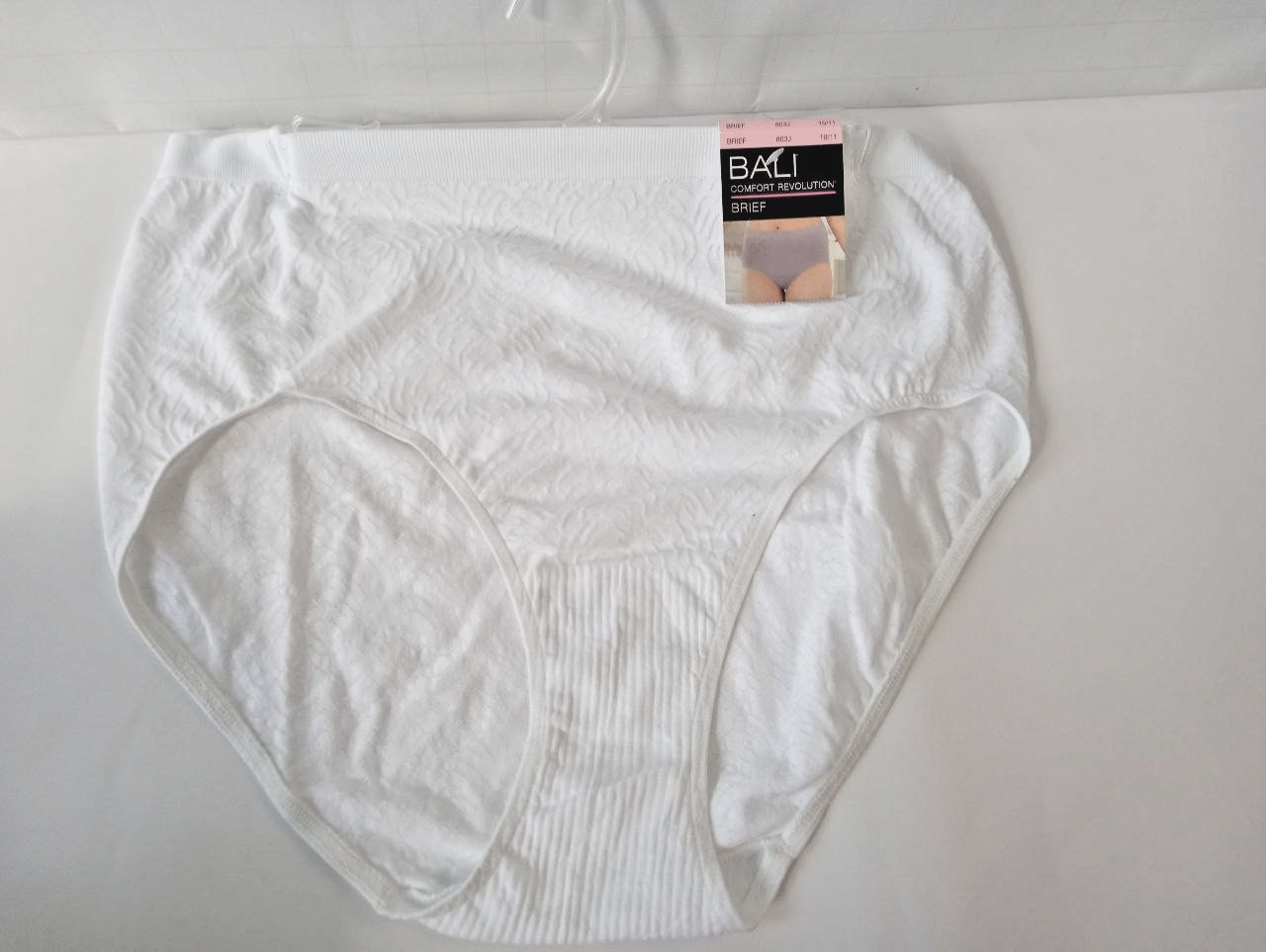 Bali Brief Comfort Revolution Brief 803J White Nude Stripe 6/7 8/9 10/11