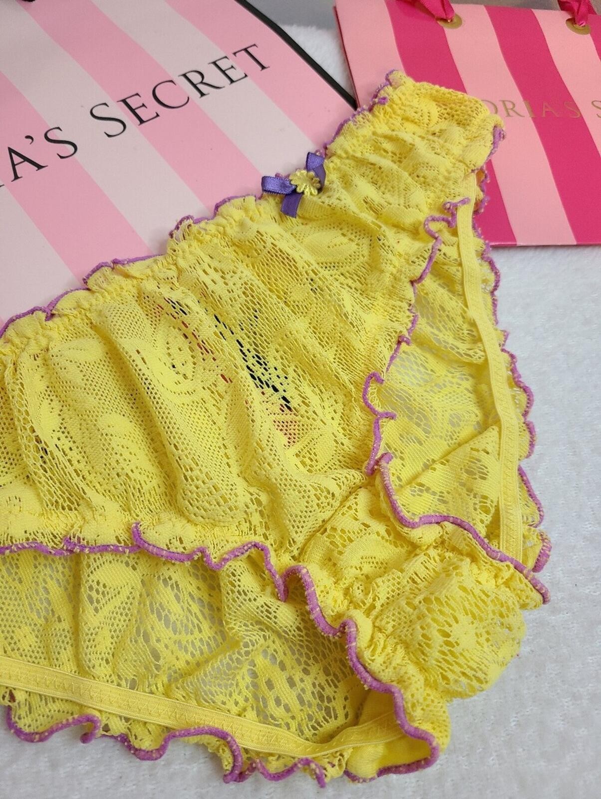 VTG Victoria’s Secret Sexy Little Things Sheer Lace Ruffle Bikini Panty Size M