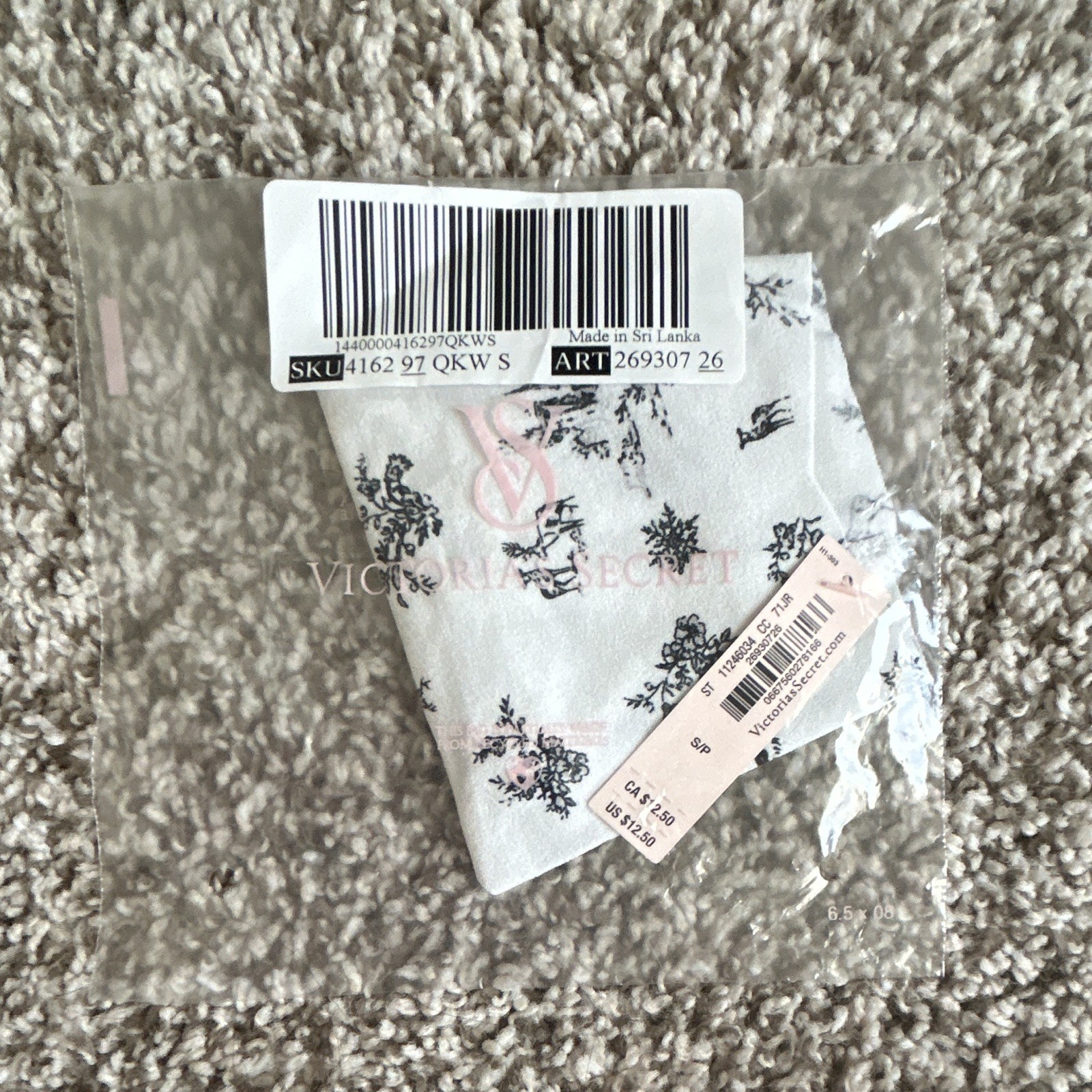 Victoria’s Secret Panties Lot of 5 New Size S Small Thong Lacie V-String Hearts