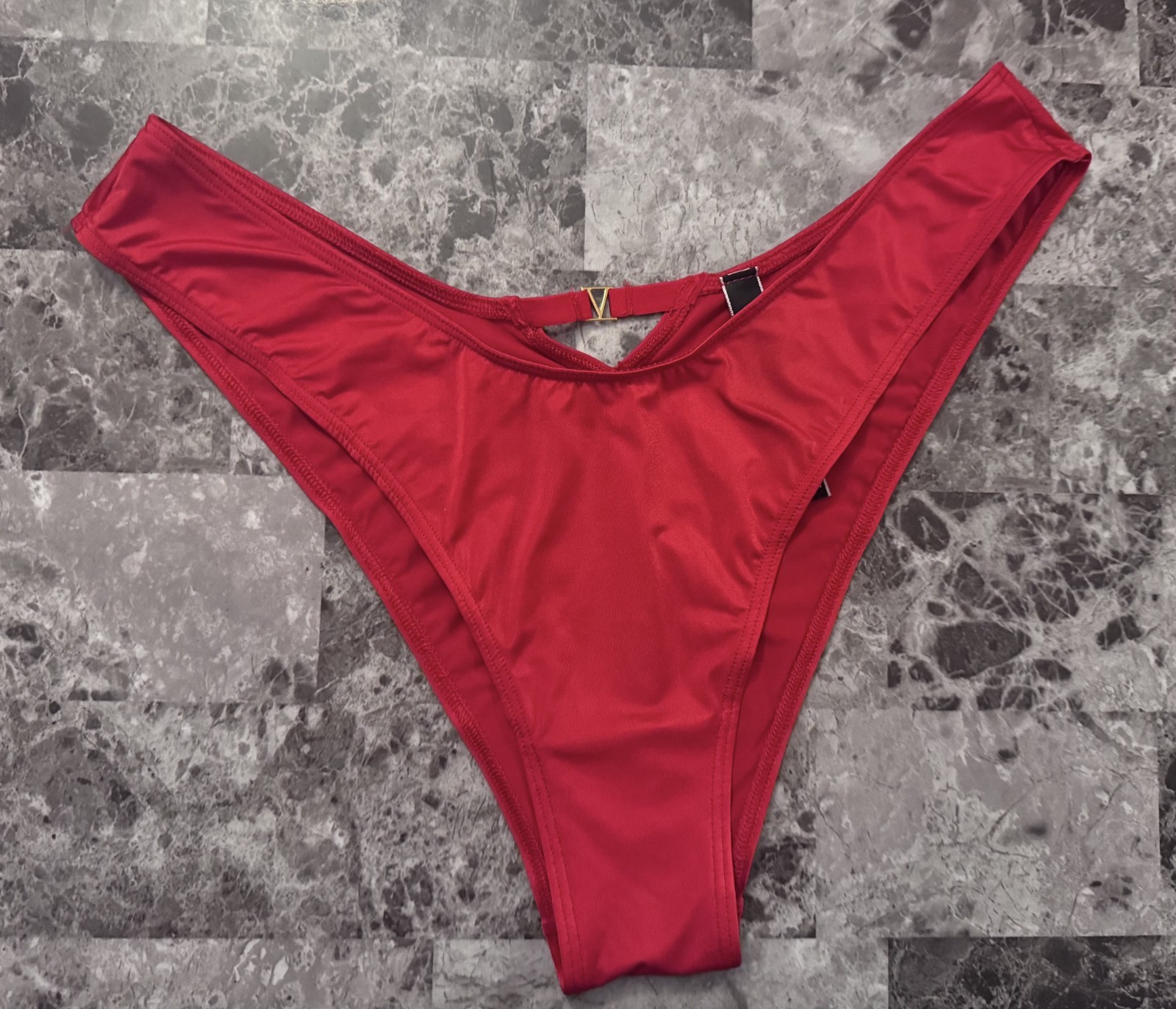 NWT VICTORIA’S SECRET LARGE RED SATIN SMOOTH V RARE BRAZILIAN CHEEKY PANTIES