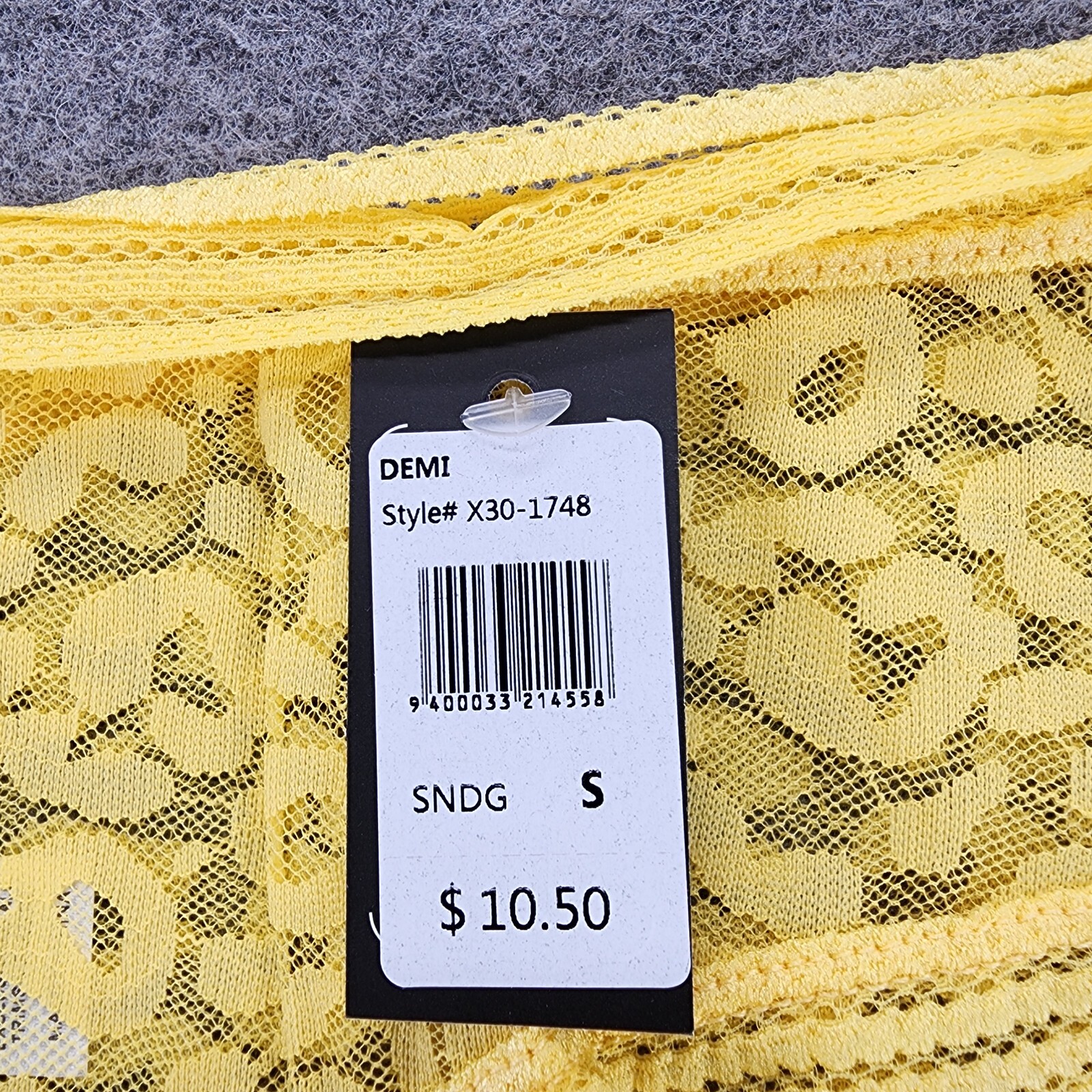 Fredericks of Hollywood Panties Womens Small Brief Demi Yellow Lace