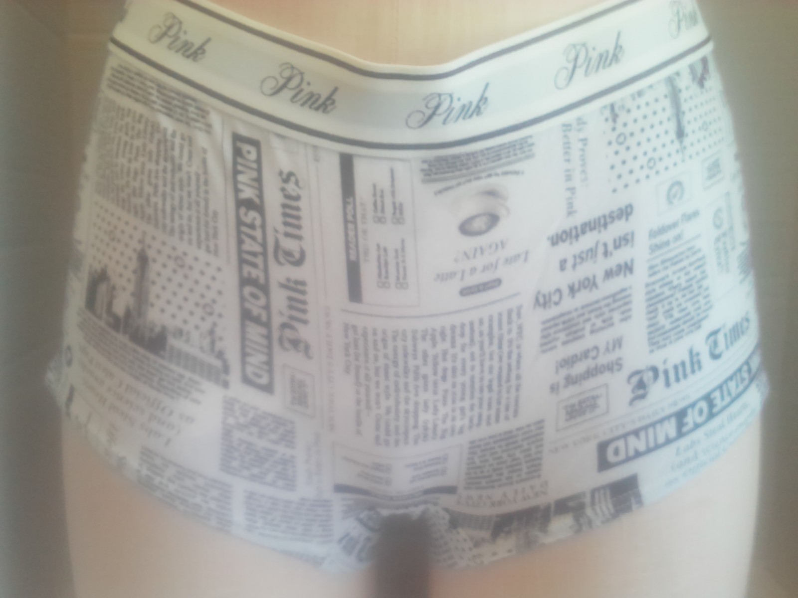 NWT. VS PINK Shortie Logo Waistband Newsprint NY L.