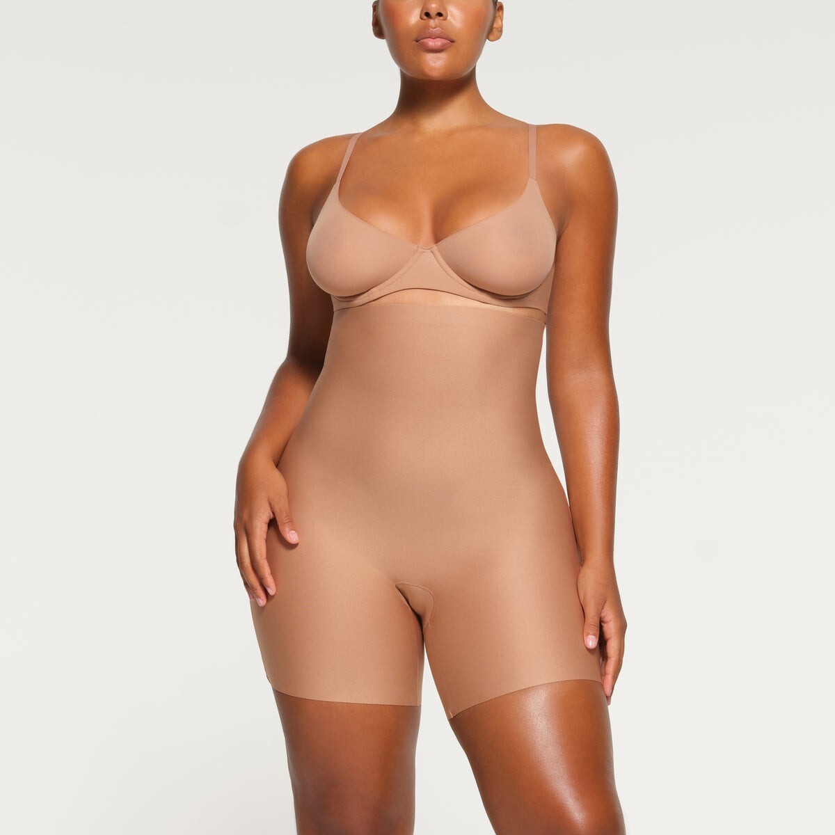 New Women’s SKIMS BODY Sienna High Waisted Mid-thigh Short Size XL