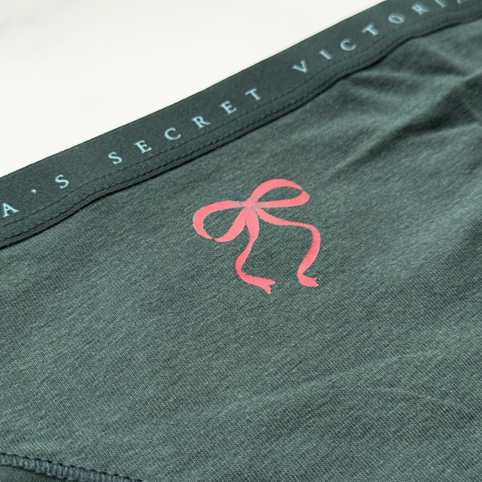 Victoria’s Secret Stretch Cotton Smooth Bikini Panty Deep Forest Bow Print M