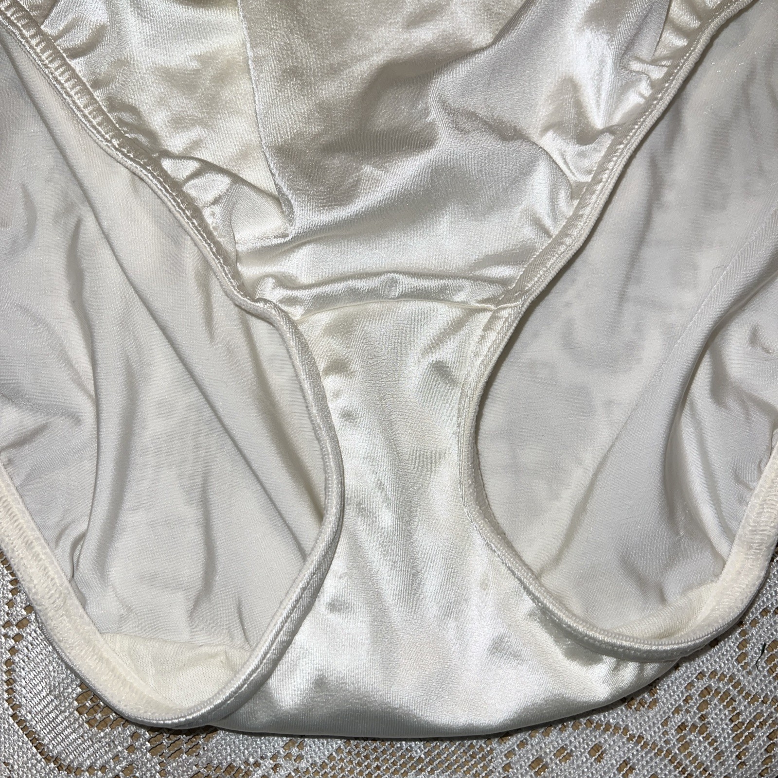 VTG Vanity Fair Ivory Second Skin Satin Womens Panties XXL 9 13-845 New