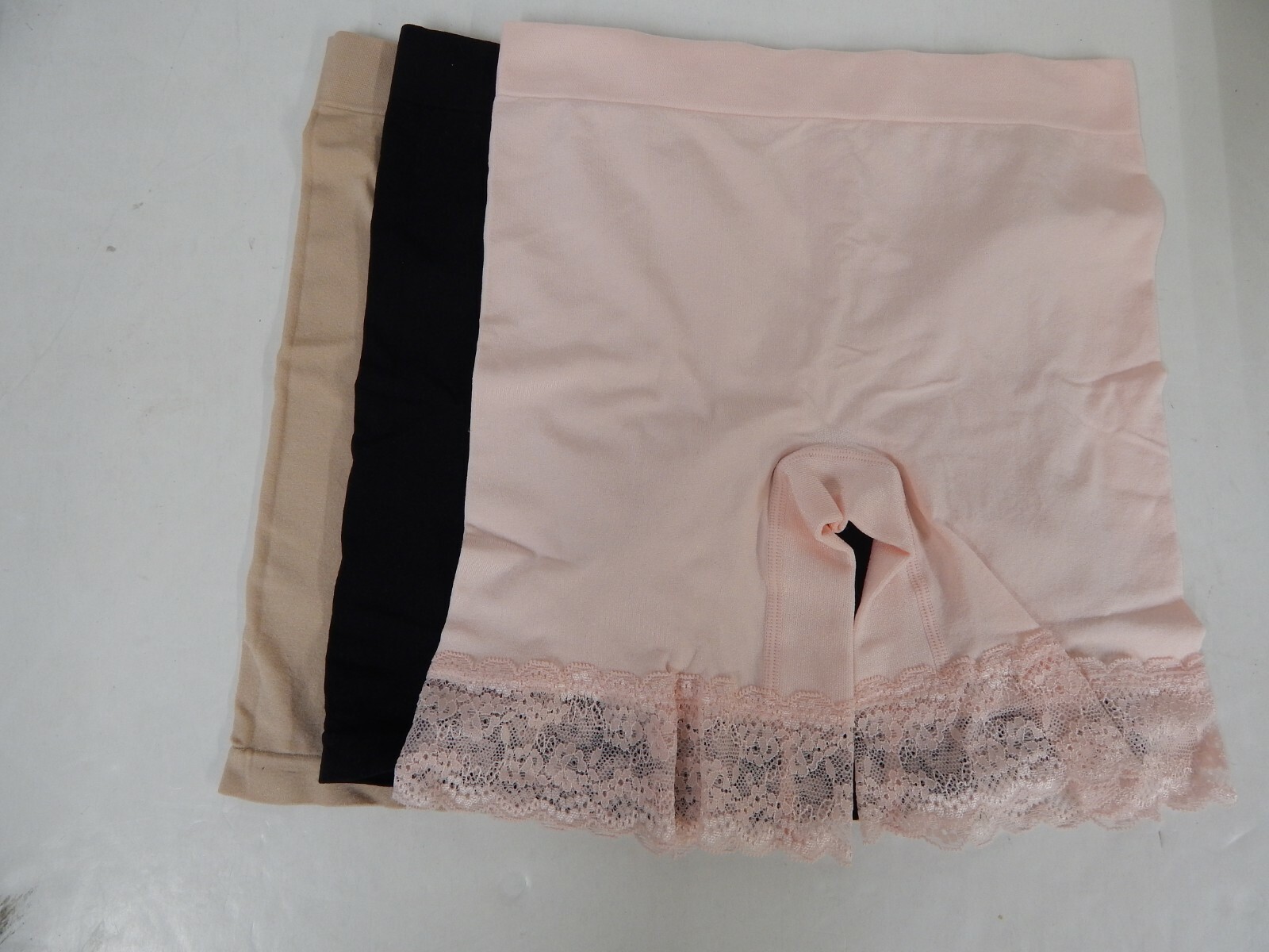Breezies Seamless Smoothing Mid-Thigh Short Set/3-Black/Nude/Pink-Small-A374503