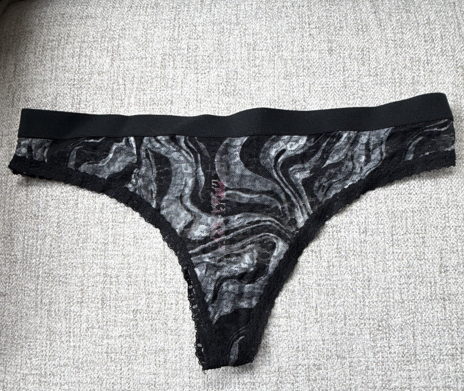 PINK Victoria’s Secret Lace Thong Panties L Black/Gray Abstract Sheer
