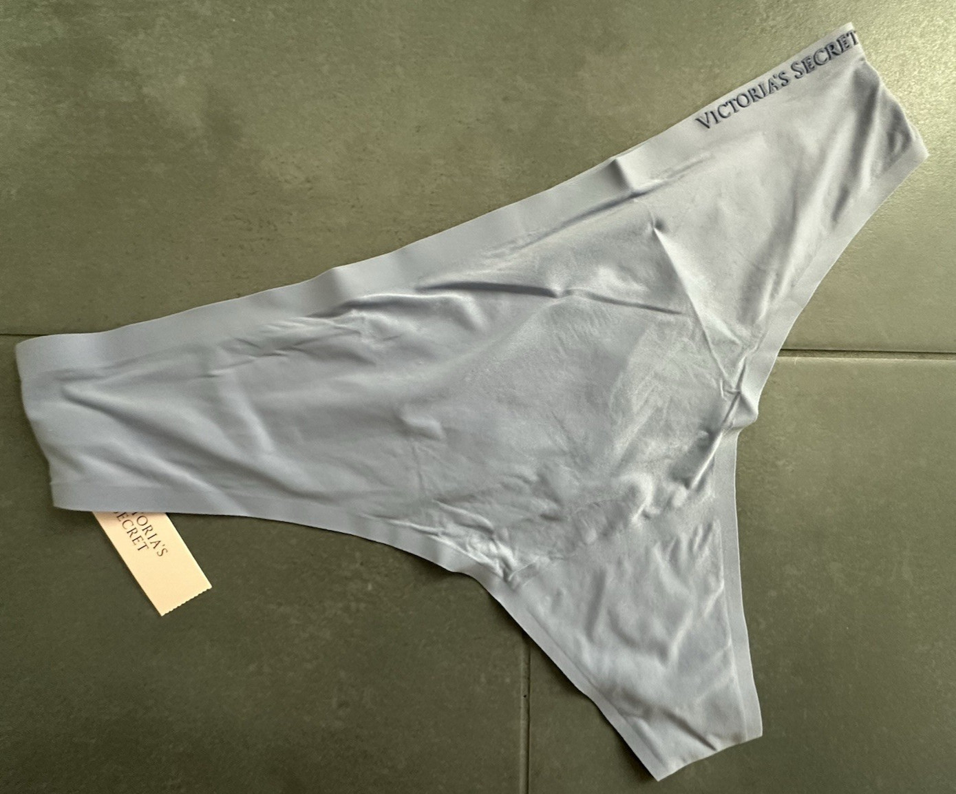 Victoria’s Secret Body by Victoria Flex Mid Rise Thong Panty Lavendar Size L NEW