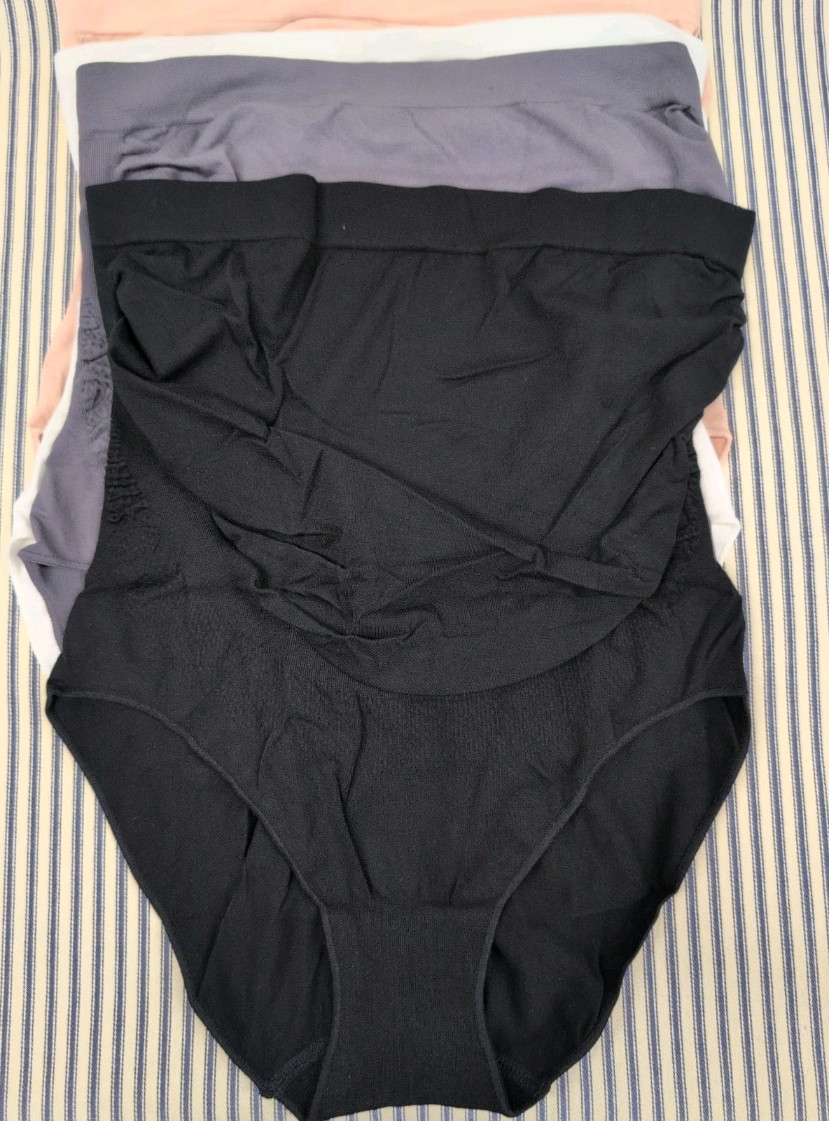 New Without Tags Maternity underwear seamless high-waisted Over The Belly Large