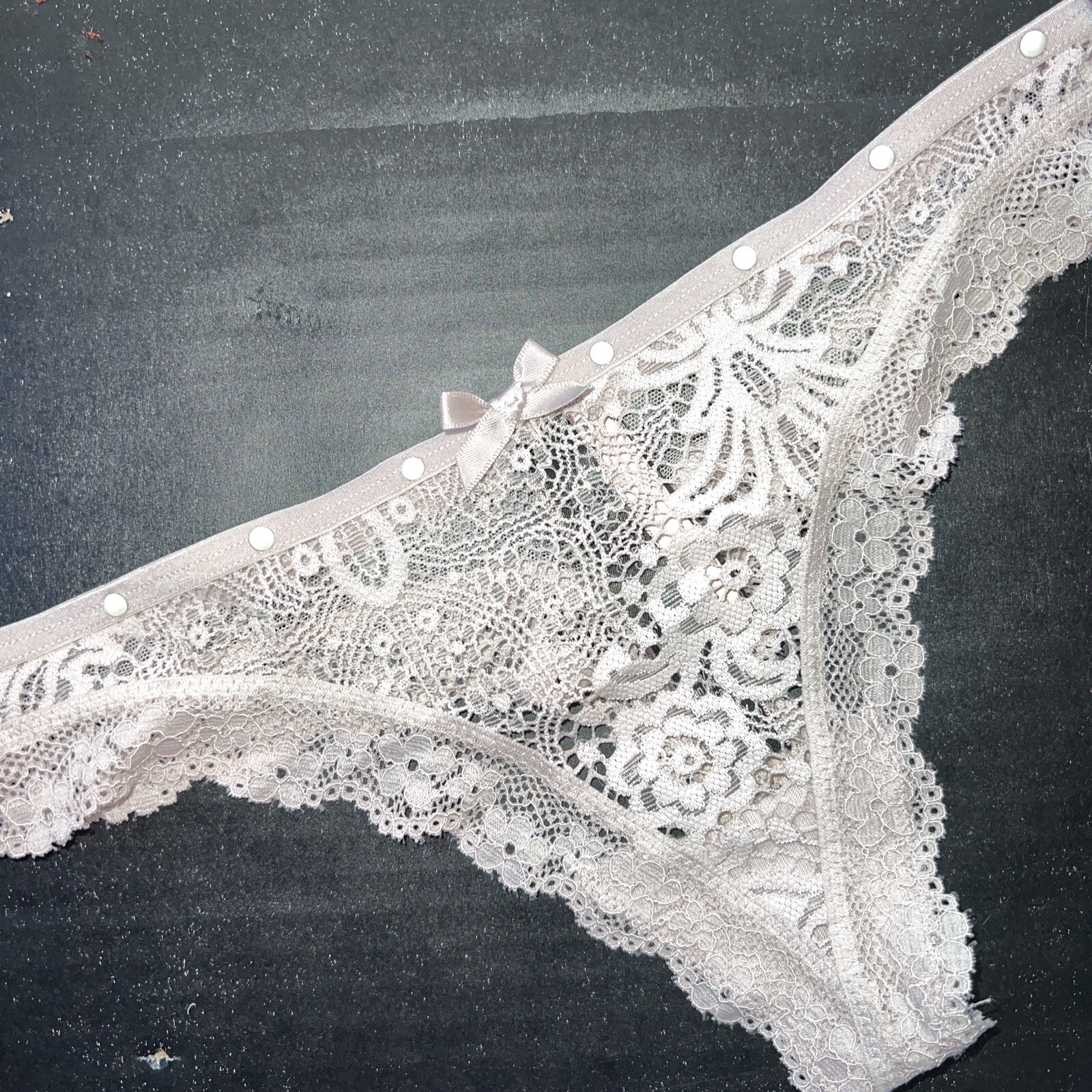 Victoria’s Secret XS thong Light Ice Pink White Beaded LACE Very Sexy