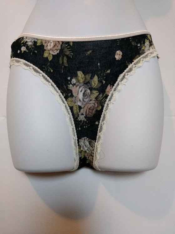 6 pairs Chuns Fashion one size panties