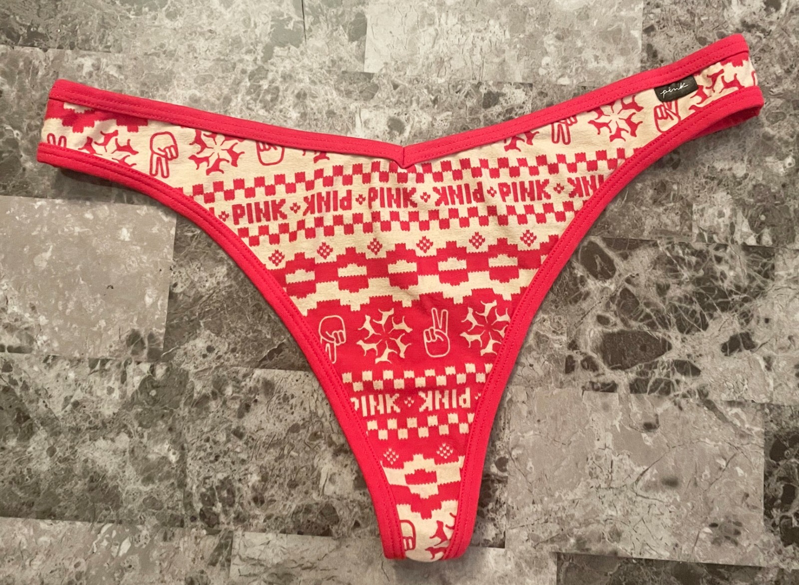 NWOT VICTORIA’S SECRET PINK XL IVORY RED FAIR ISLE PEACE SIGN DOG THONG PANTIES