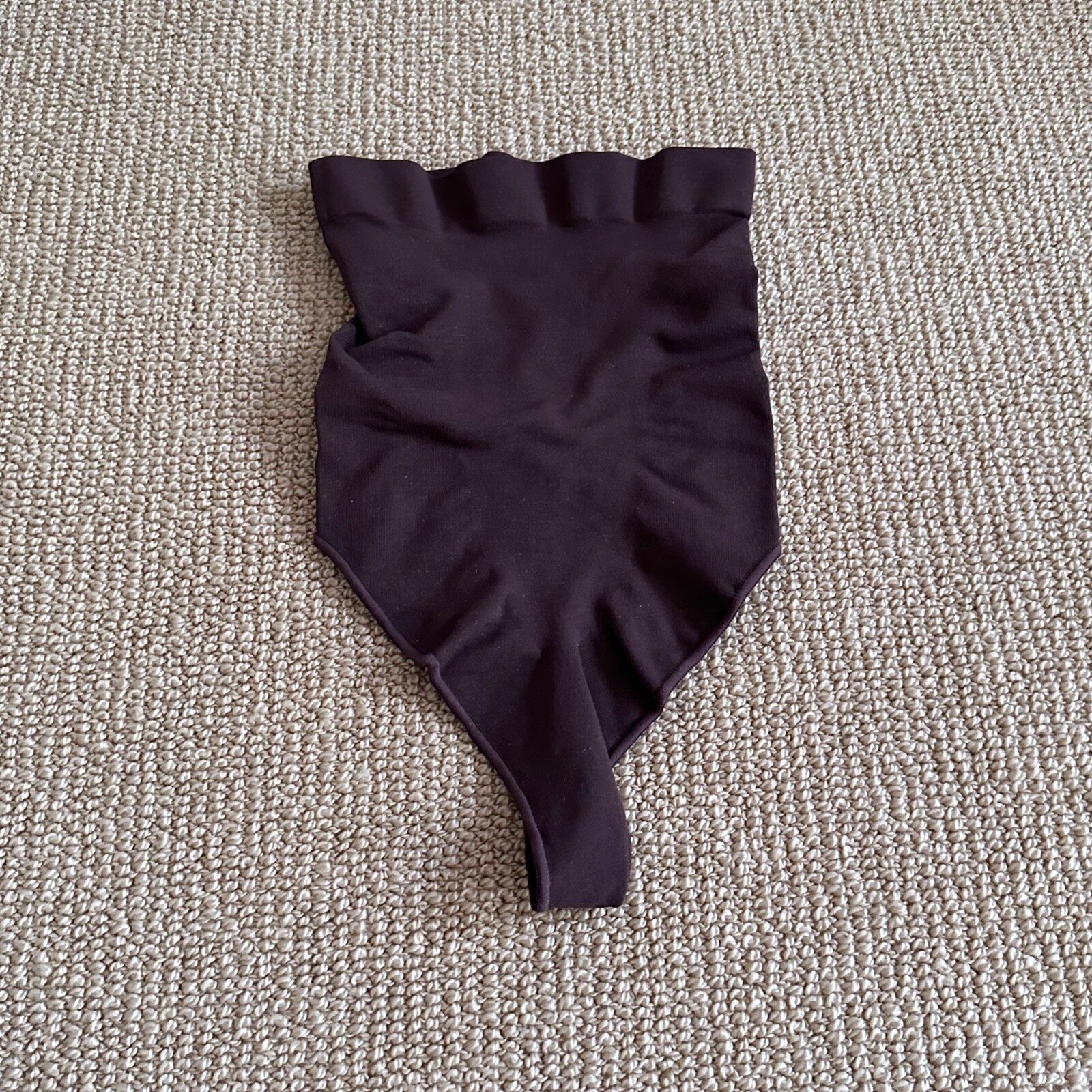 Skims Sculpting Mid Waist Thong Shapewear, Size XXS/XS New