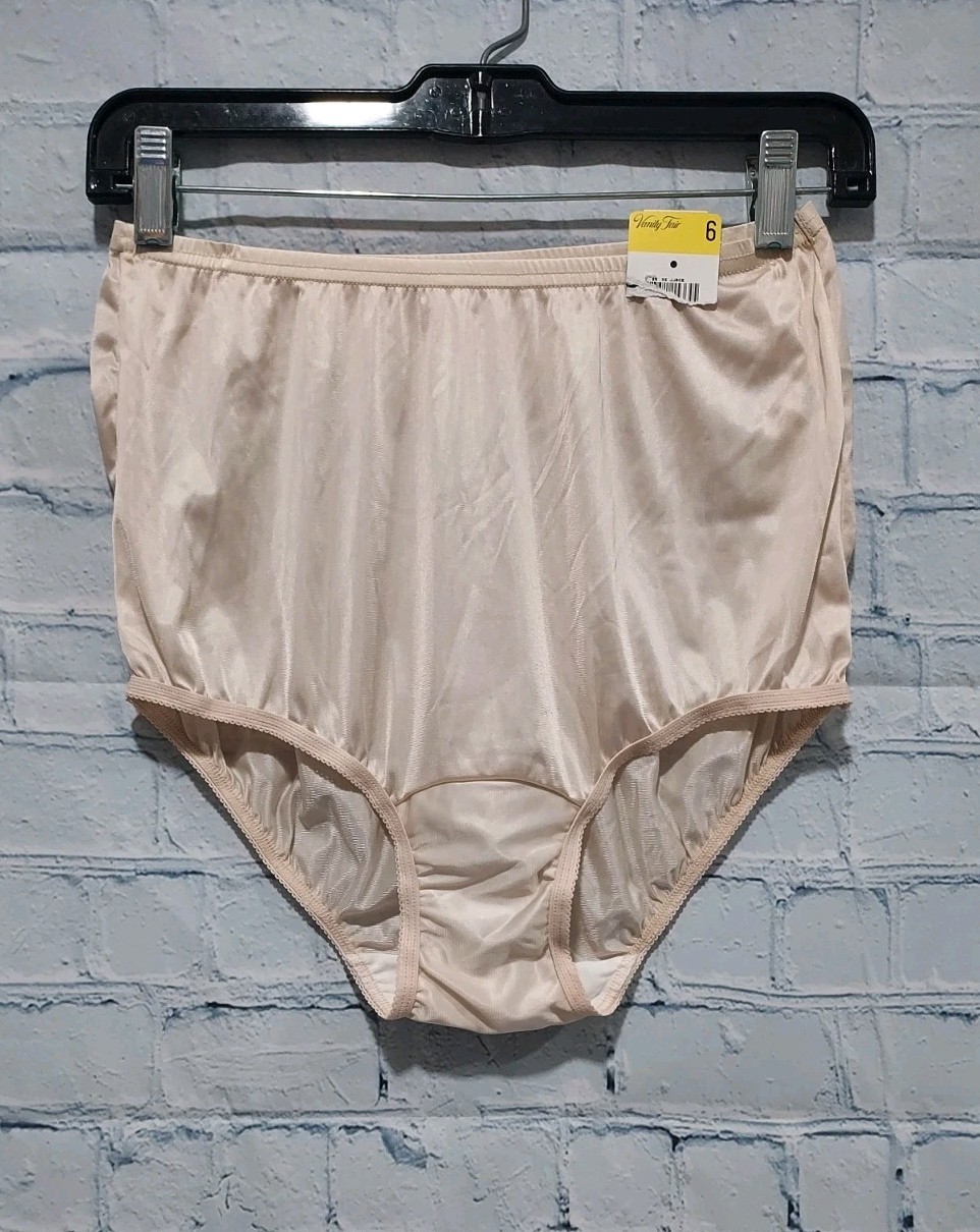 Vanity Fair Panties Size 6 Nylon Grannycore Granny High Rise Neutral Burlesque