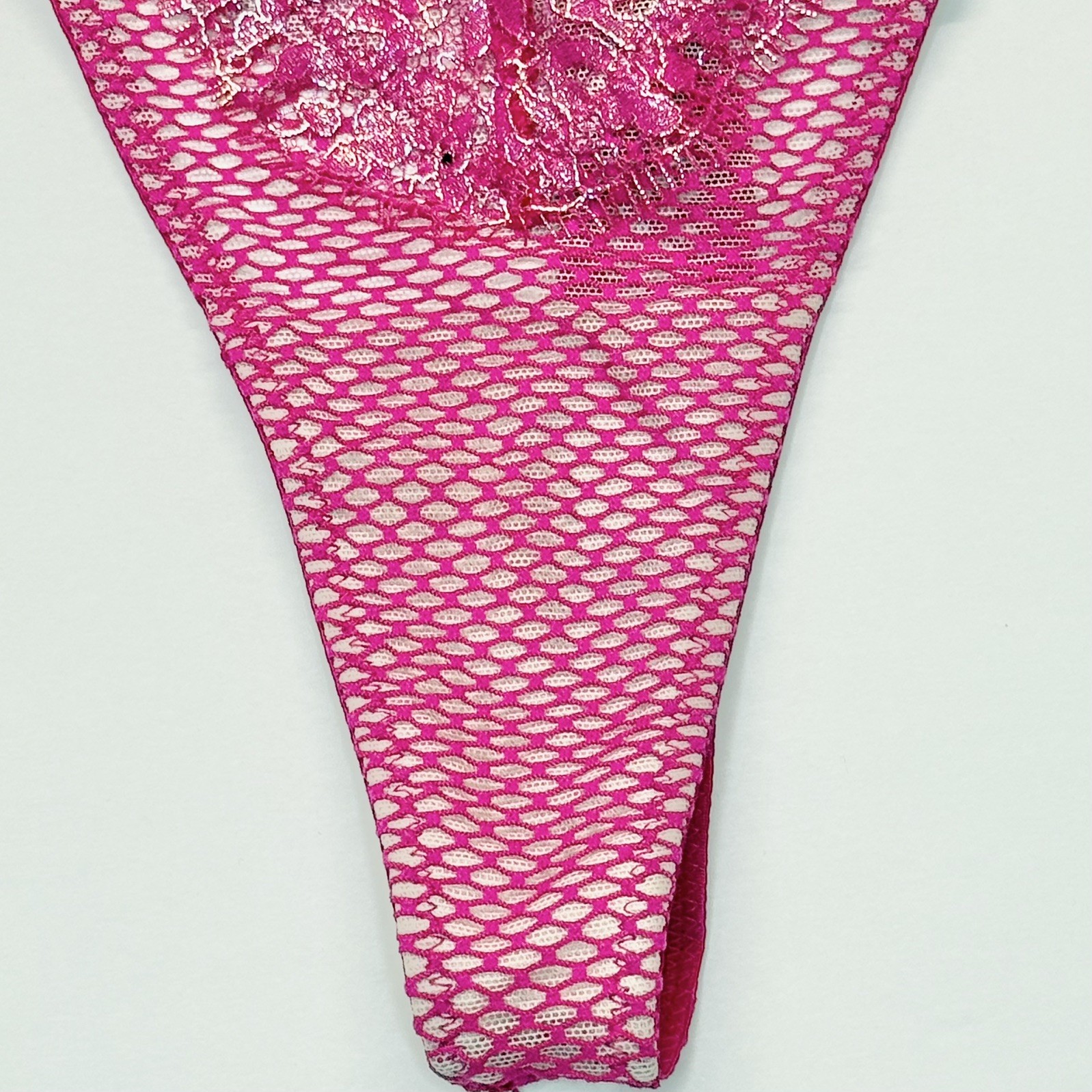 NWT RARE Vintage Victoria’s Secret Pink Fishnet Mesh Lace Strappy Thong Medium