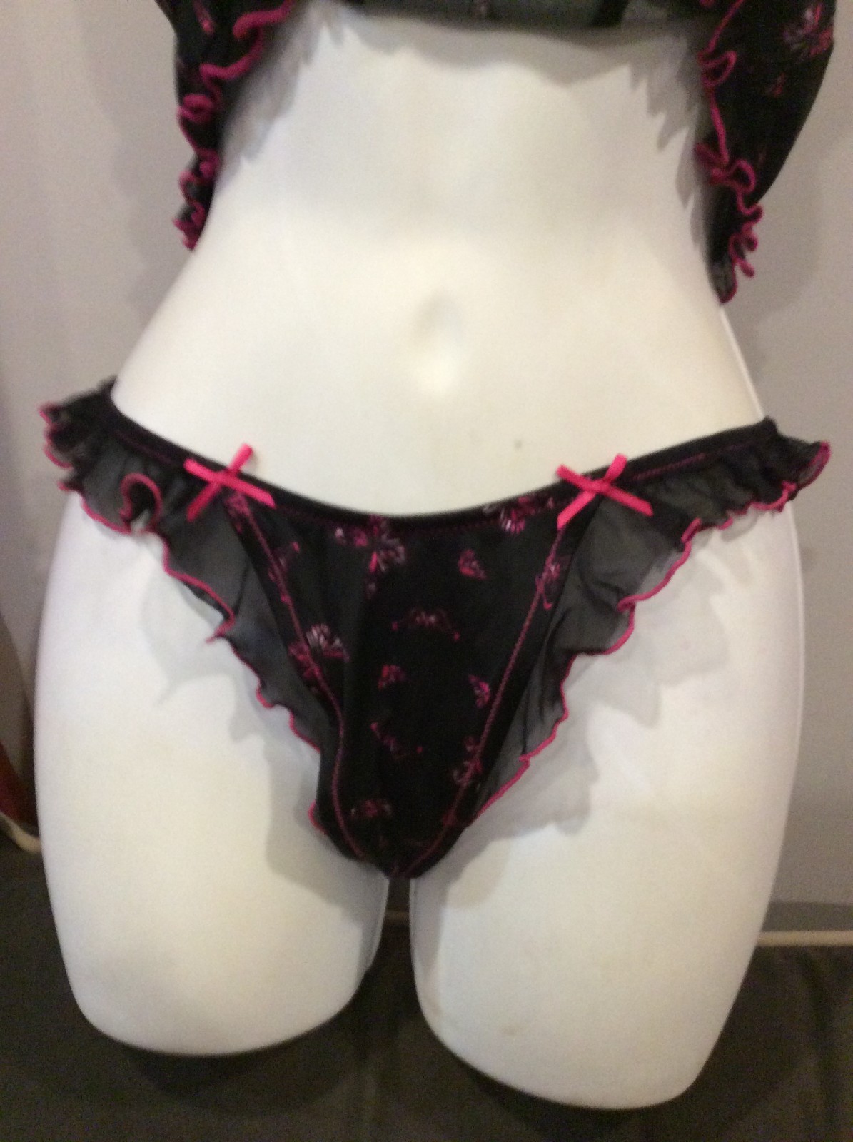 Vintage 2005 Victoria Secret Sexy Little Things Cami Thong Set Size M/L