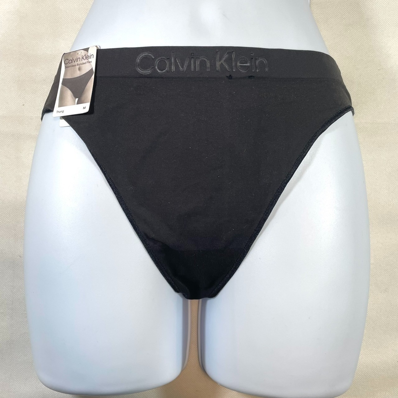 NWT Calvin Klein Women’s M Bonded Flex Thong Underwear QD3958 Black