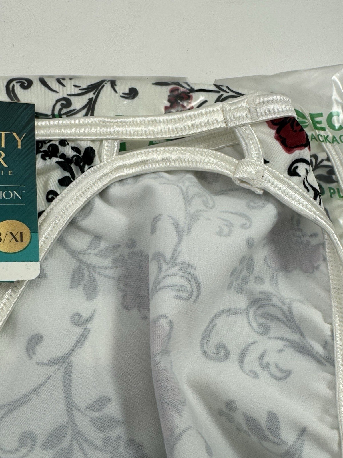 Lot 3 Vanity Fair Lingerie Illumination String Bikini 8/XL flowers NWT