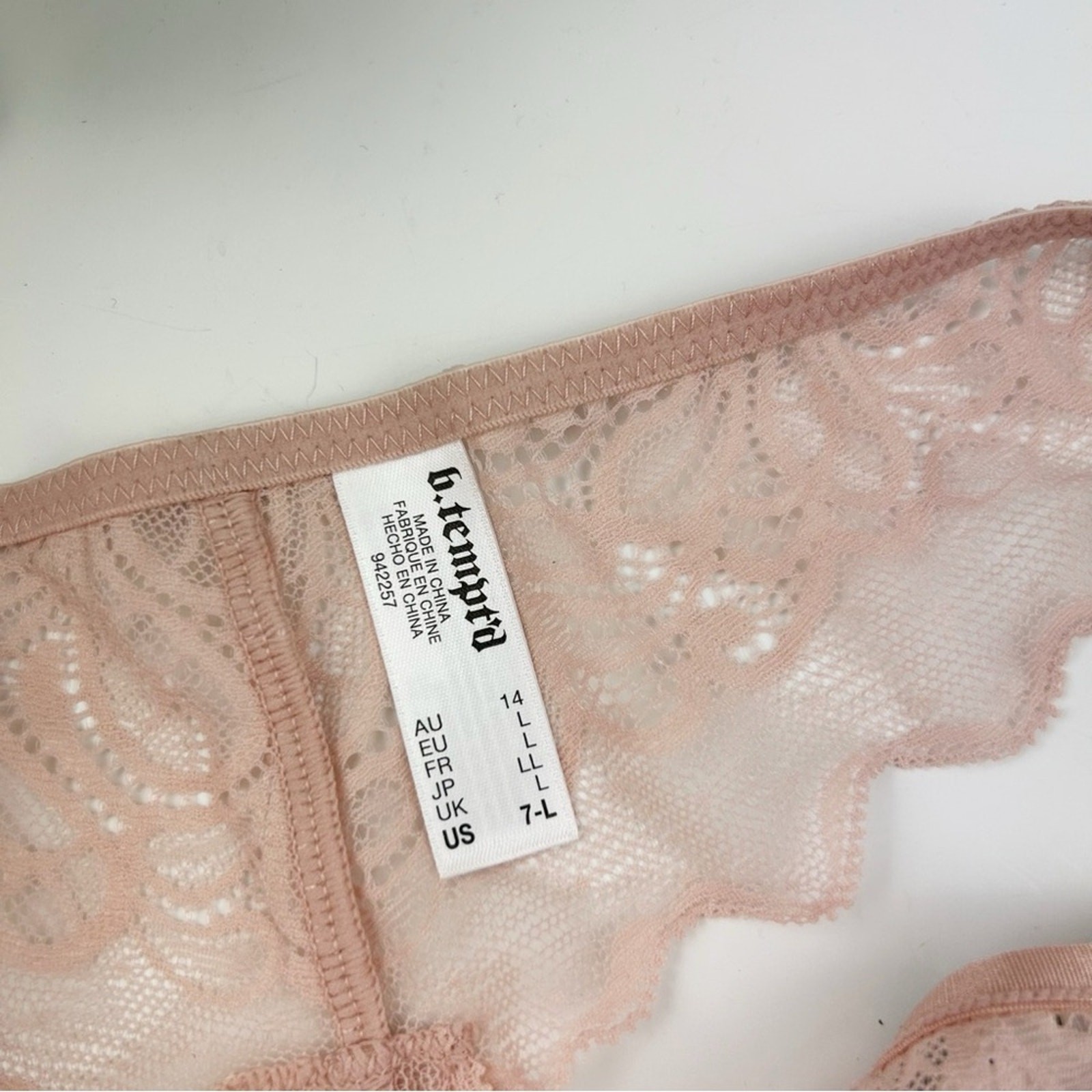 B.Tempt’d by Wacoal Undisclosed Thong 942257 Size Large
