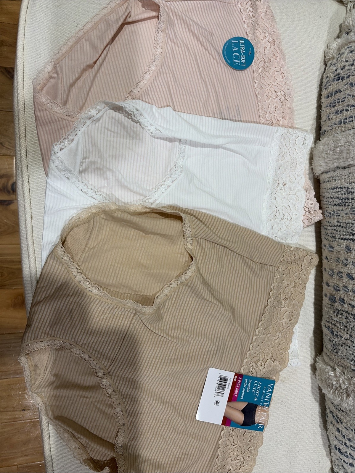 NEW Vanity Fair Radiant Light & Luxe Ultra-Soft Lace 3 Pack Brief Panties Size 6